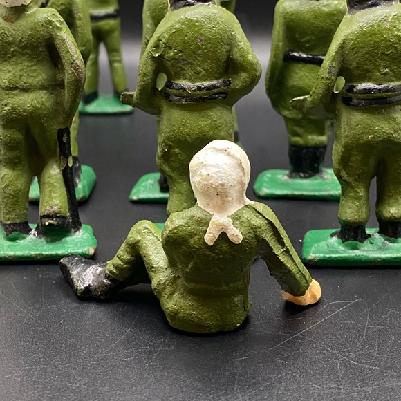 Vintage Barclay Manoil Cast Iron Toy Soldiers Lot of 10 WWII Pre-1970’s - Picture 13 of 13